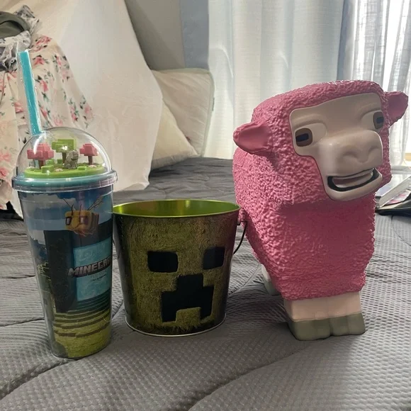 Minecraft Movie Pink Sheep Popcorn Bucket with Cup and Bucket - Picture 1 of 7
